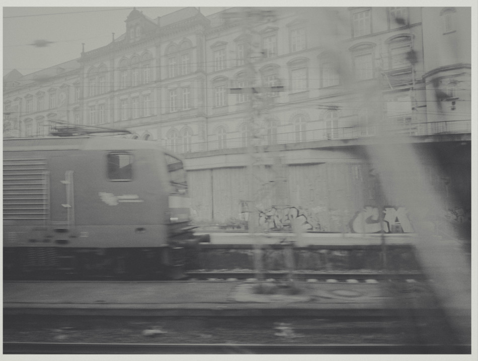 Pressebilder zur Ausstellung Transit – Im Zug zwischen Hamburg und Berlin in der West-Side Gallery Berlin, Eröffnung am 18. Juni ab 18:00 Uhr
