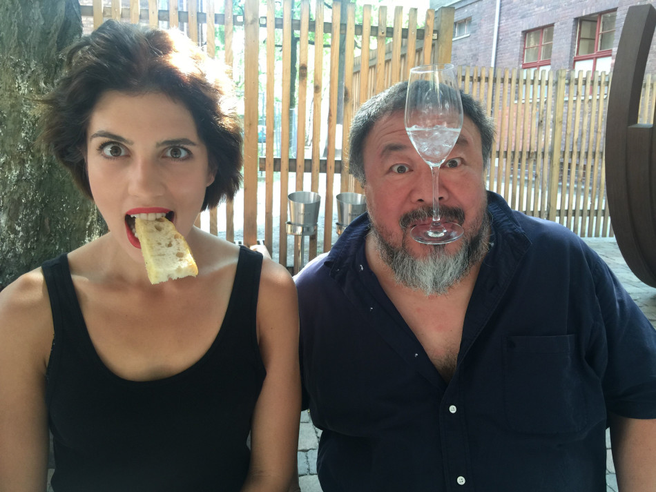 Gründerin der russischen Künstler- und Politgruppe Pussy Riot, Nadeschda Tolokonnikowa und Ai Weiwei, Quelle: "CINEMA FOR PEACE Foundation