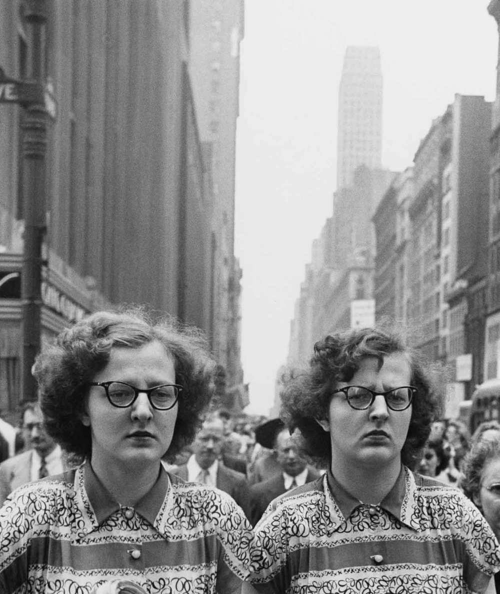 © Estate of Louis Faurer, New York, 1948