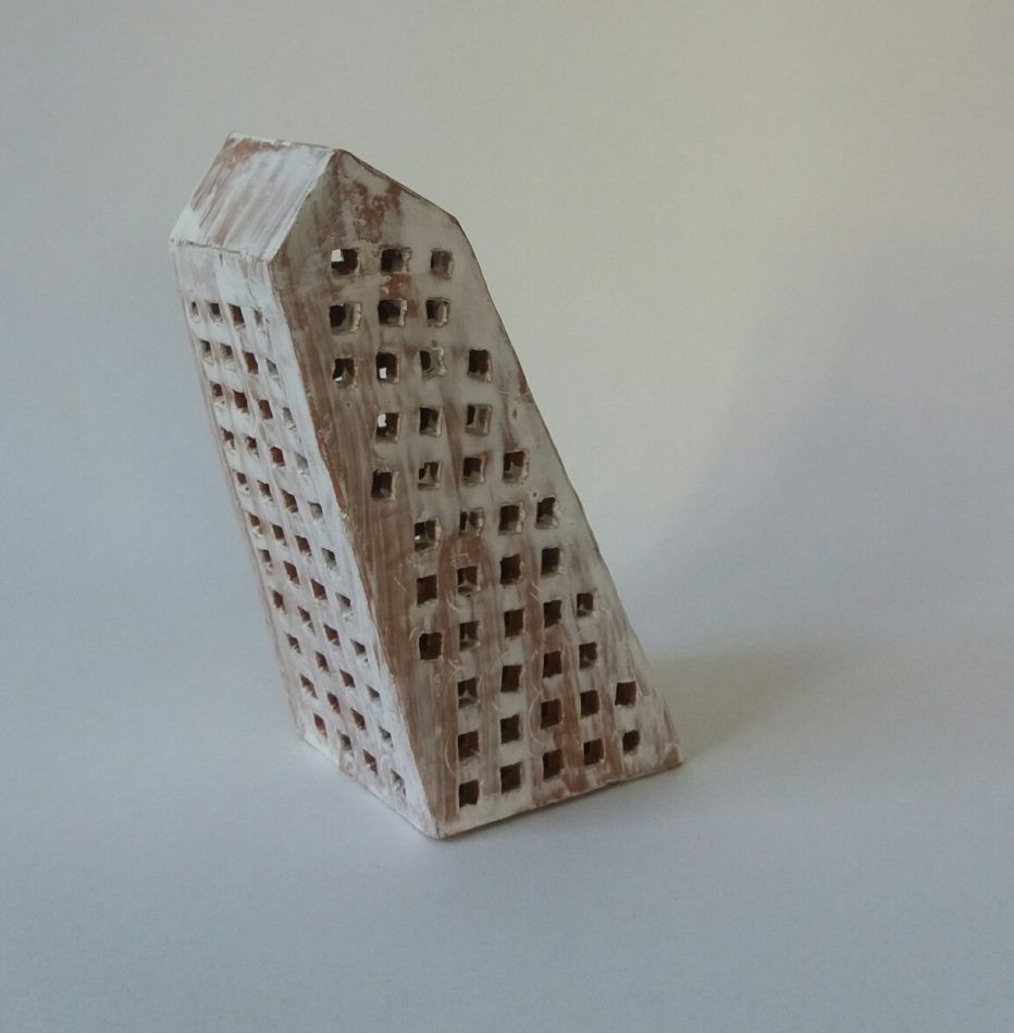Flüstern, Steinzeug, engobiert, 2015, 19x7x15cm