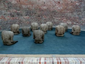 Elisabethen-Kirche in Mitte, Künstlerin Magdalena Abakanowicz (Jg.1930 in Polen geb.) Preise und Ausstellungen in aller Welt