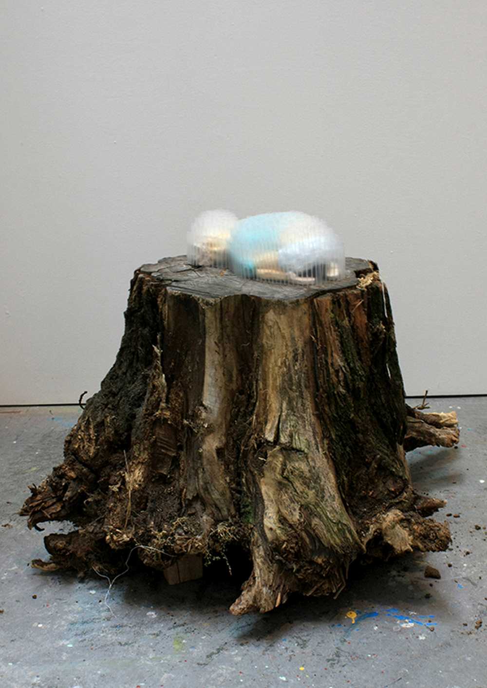 foris, Hirofumi Fujiwara, daydreamer, 2011 Ton, Kunsstoff, Holz, 80x80x110cm, galerie burster