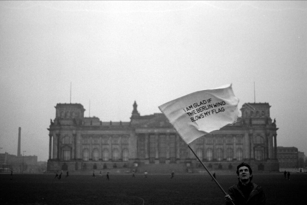 If the Berlin Wind Blows My Flag. Kunst und Internationalisierung vor dem Mauerfall