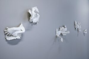 Positionings, 2023, 3D-Drucke, Resin, verschiedenen Formate courtesy of the artist, photo credits: Timo Herbst