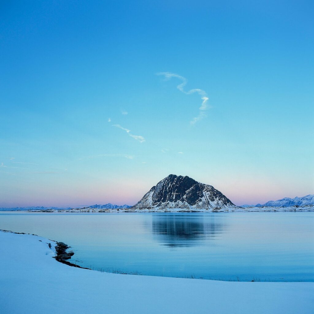 Jan Scheffler, B 68.287° L 14.016° Lofoten / Norwegen 60 x 60 cm © Jan Scheffler