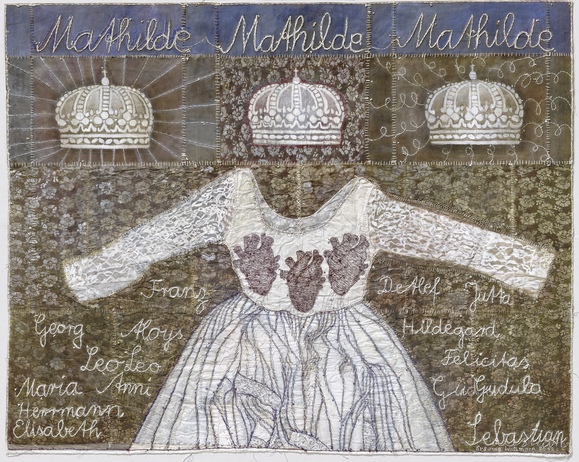 Susanne Waltermann Votivbilder aus Papier und Garn Detailaufnahme Susanne Waltermann Votivbilder mit groben Stichen Textilkunst Werk aus der Serie Susanne Waltermann Votivbilder