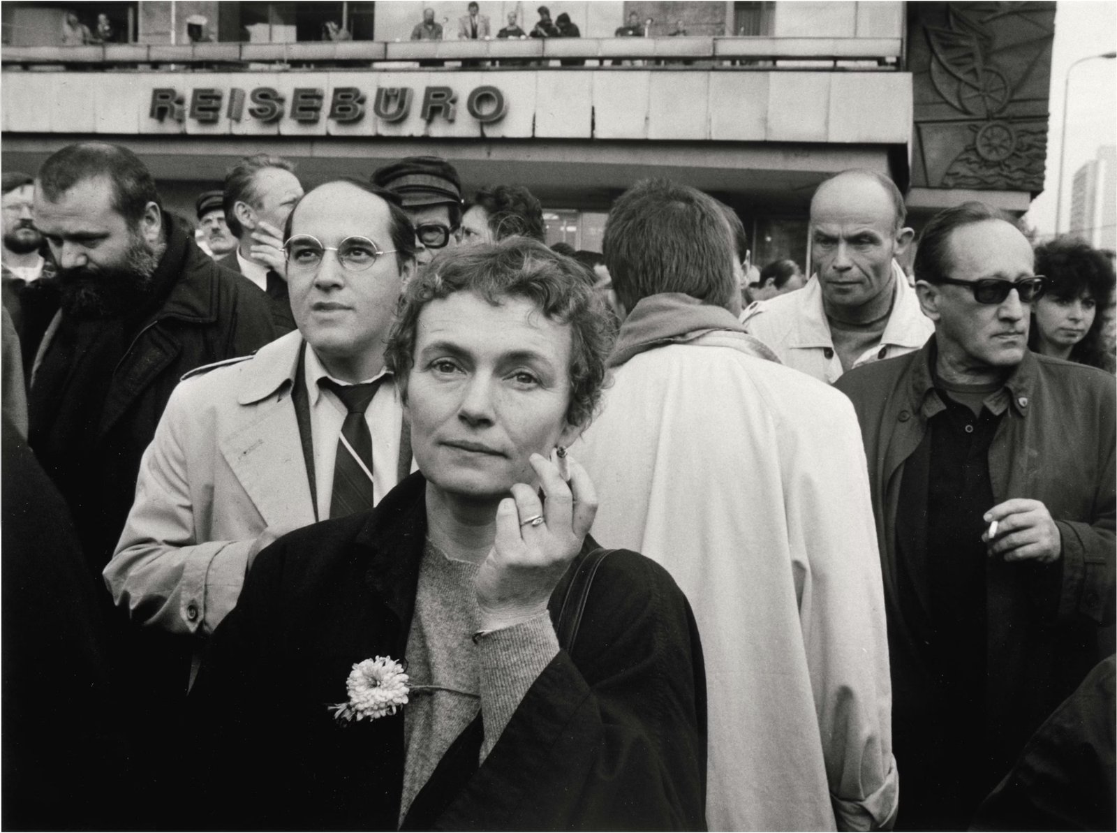 Vernissage Hoppers zu Besuch bei Galerie im Turm: Barbara Klemm, „Gregor Gysi, Bärbel Bohley, Heiner Müller, East Berlin, 4 November 1989“