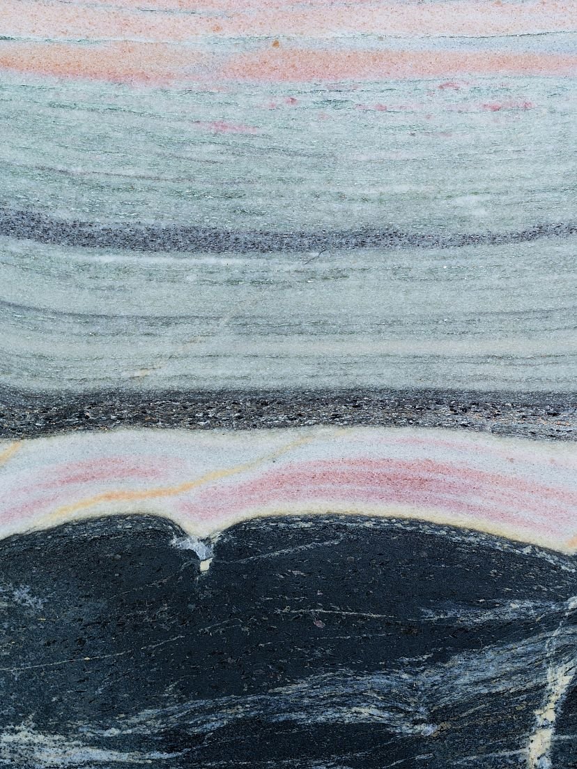 Vernissage Hoppers zu Besuch in der St. Matthäus-Kirche: A K Dolven, four hundred million years of sunrise from the dark